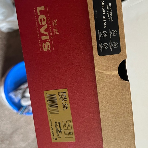 BRAND NEW Levi’s men’s 11M slip on - Picture 7 of 7